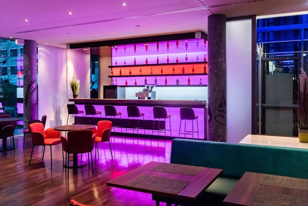 Hotel Doubletree By Hilton Frankfurt Niederrad Francoforte sul Meno Esterno foto