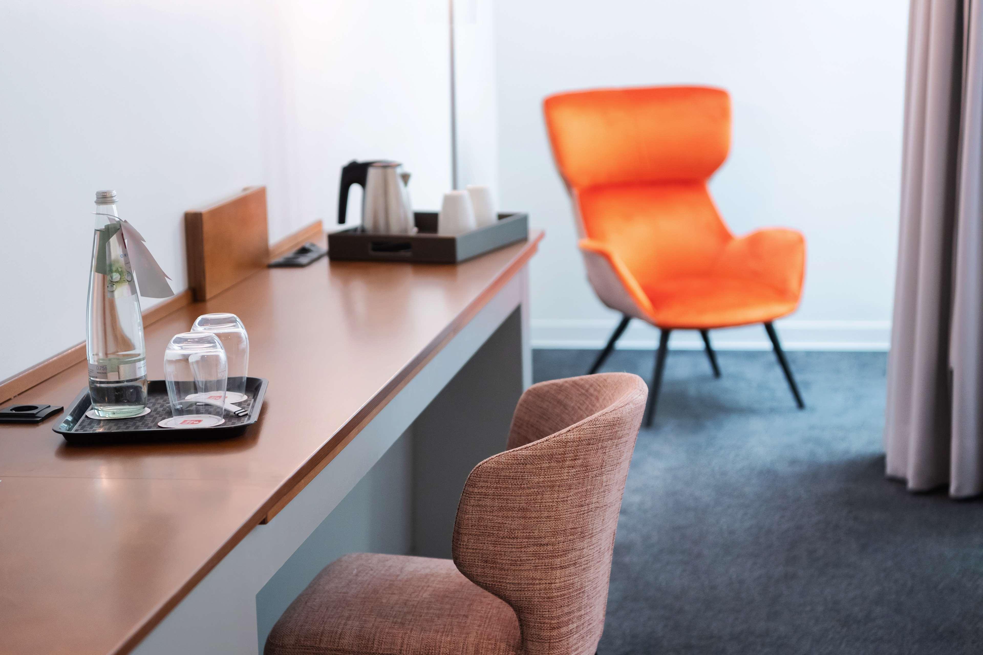 Hotel Doubletree By Hilton Frankfurt Niederrad Francoforte sul Meno Esterno foto