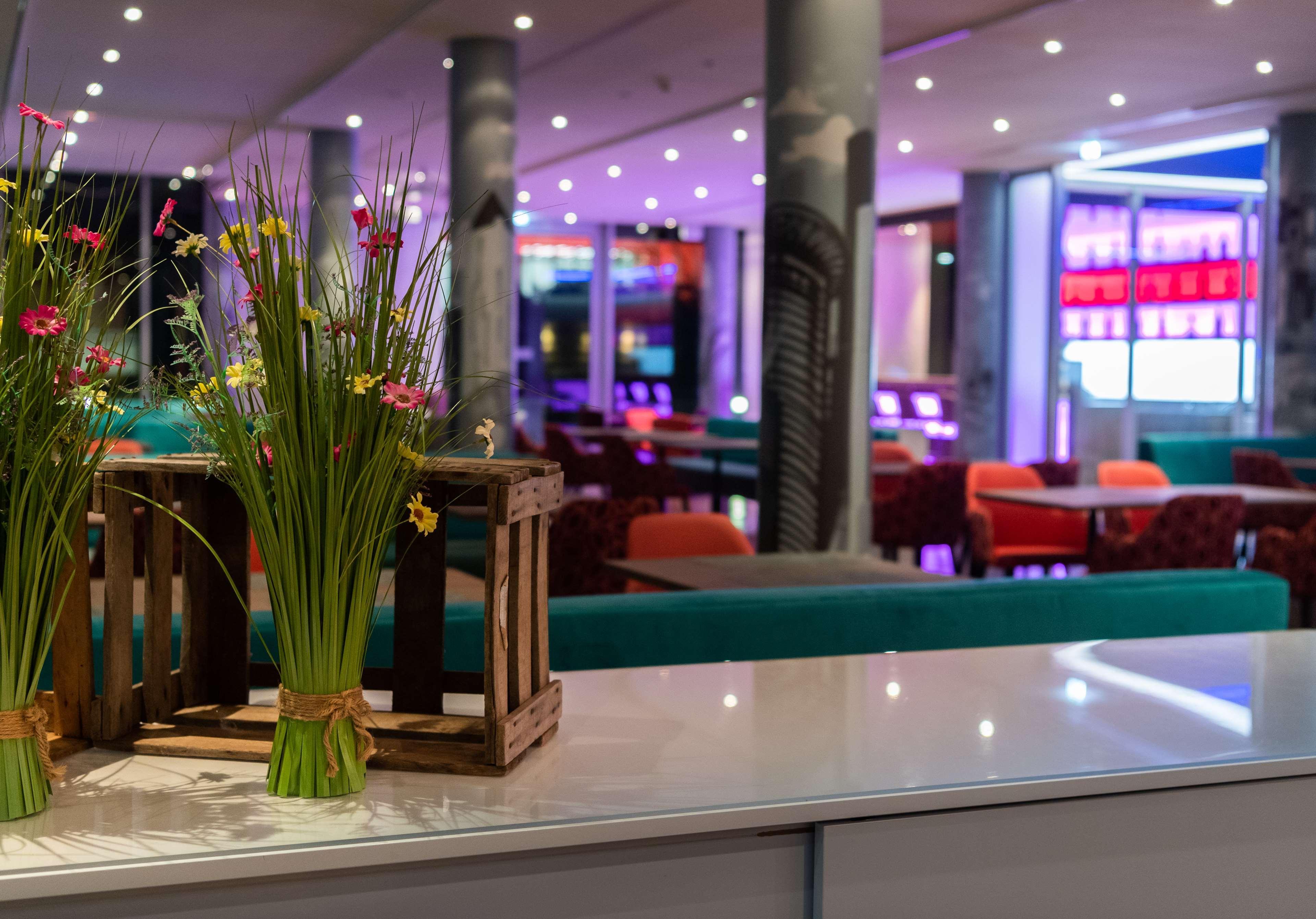 Hotel Doubletree By Hilton Frankfurt Niederrad Francoforte sul Meno Esterno foto