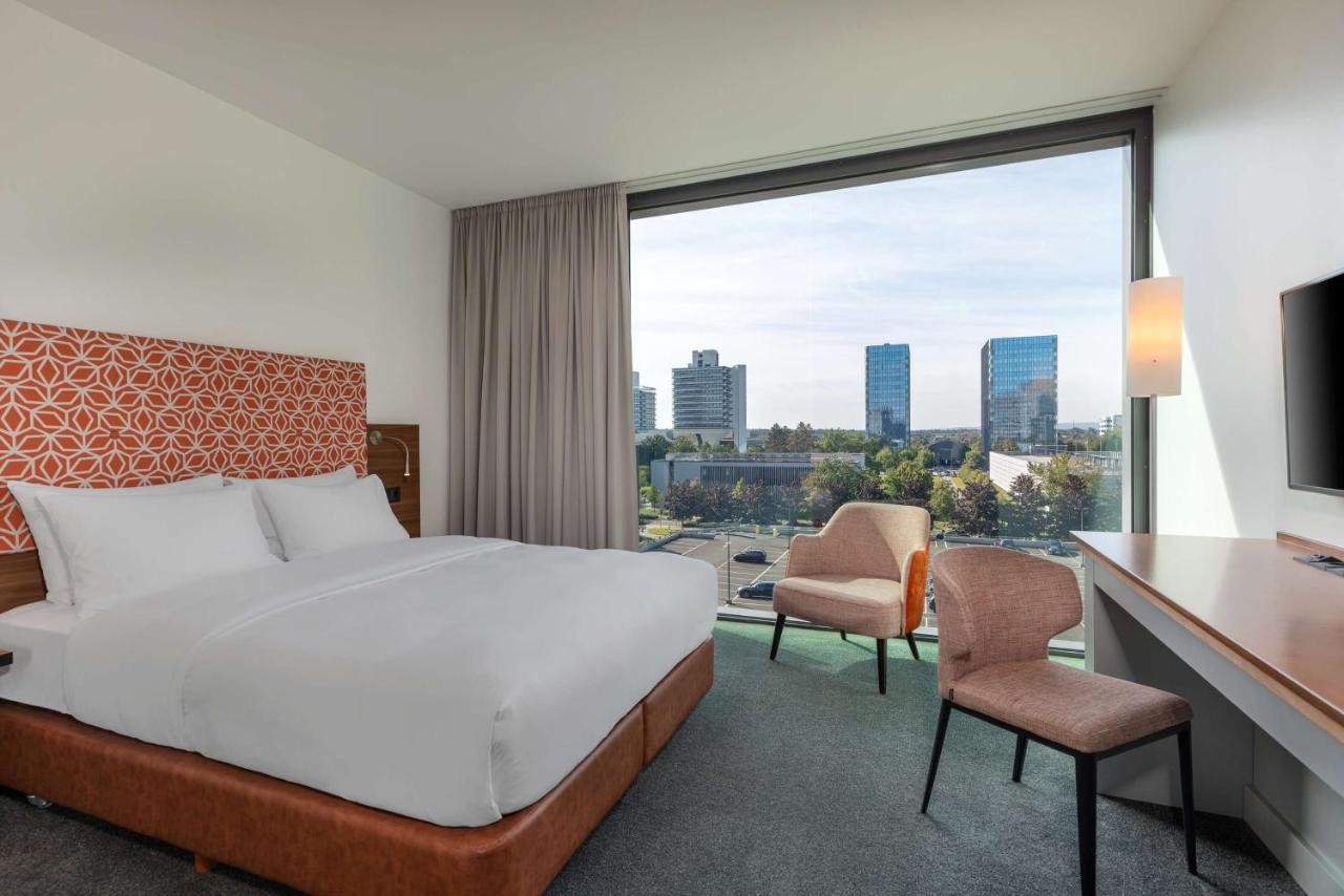 Hotel Doubletree By Hilton Frankfurt Niederrad Francoforte sul Meno Esterno foto