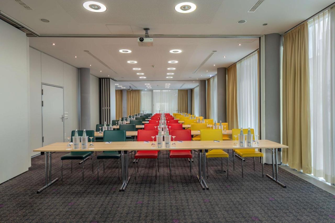 Hotel Doubletree By Hilton Frankfurt Niederrad Francoforte sul Meno Esterno foto