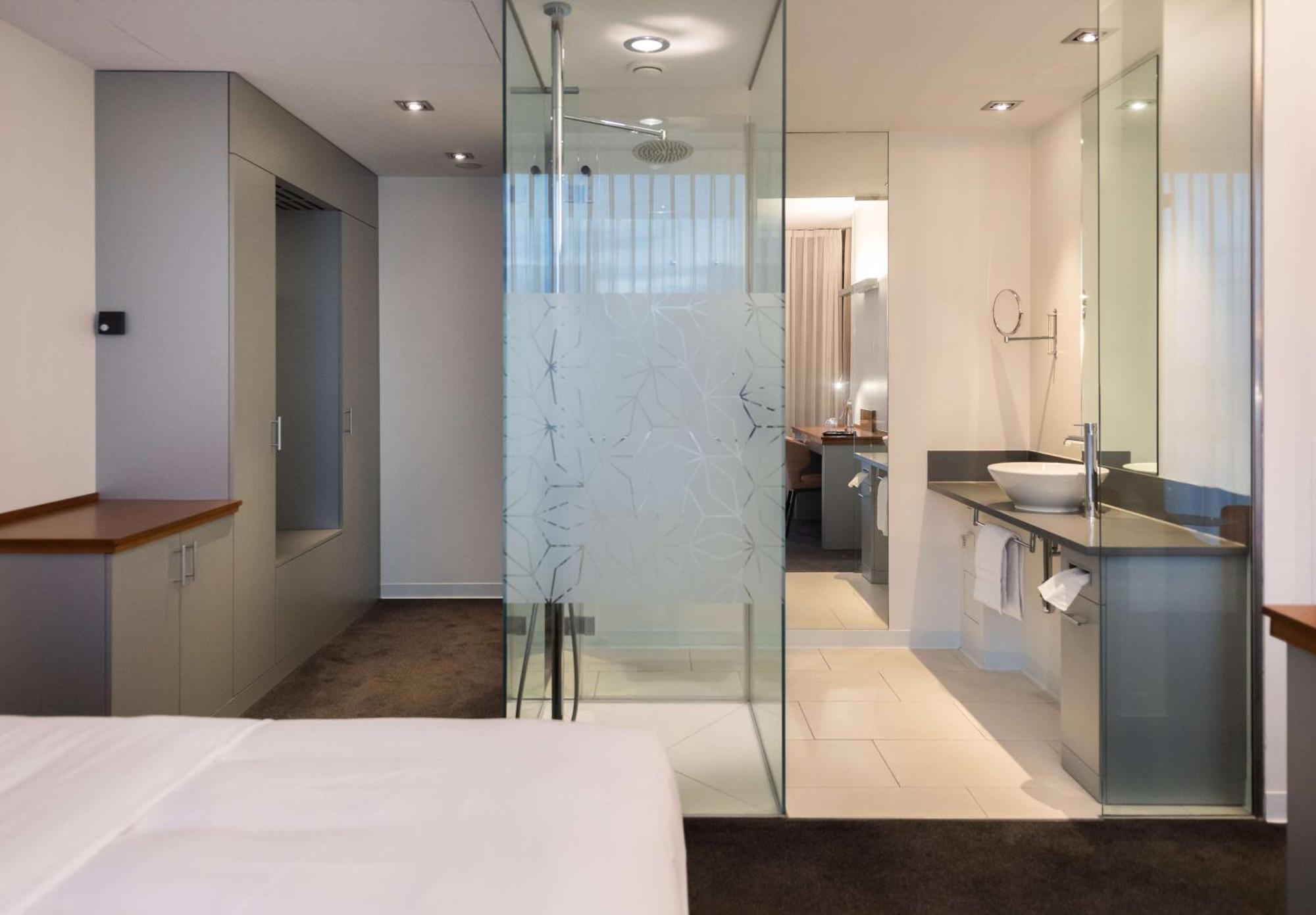 Hotel Doubletree By Hilton Frankfurt Niederrad Francoforte sul Meno Esterno foto